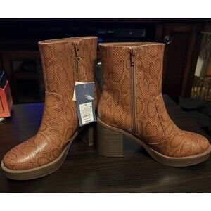 NWT Universal Thread Jenna Snake Print Faux Leather Platform Boots Brown 6.5